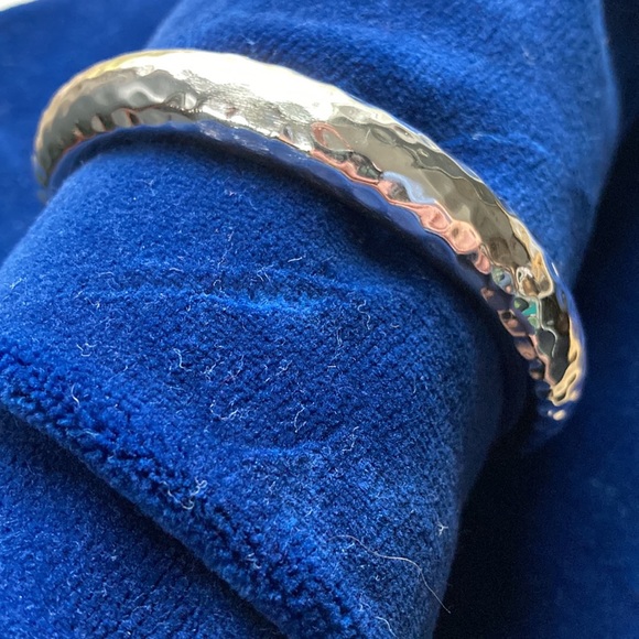 Silpada Sterling hammered round bracelet - Picture 5 of 11